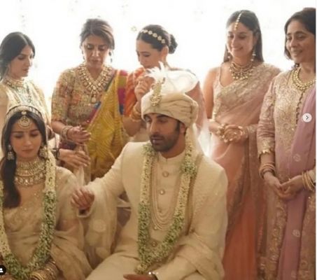 शादी के बंधन में बंध रणबीर कपूर-आलिया भट्ट, एक्ट्रेस को दिया मां दुर्गा का रूप