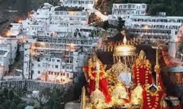  मां वैष्णो देवी के दरबार में हाजिरी लगाने पहुंचे शाह रुख खान