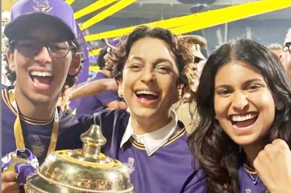 KKR की IPL जीत के बाद जूही चावला की बेटी जाहन्वी और बेटे अर्जुन की खुशी के पल