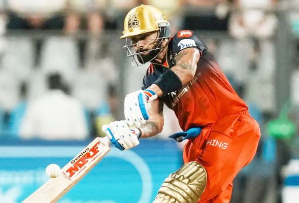 1001 चौके-छक्के, IPL के इतिहास में विराट कोहली ने बना दिया रिकॉर्ड