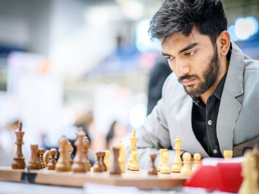 नॉर्वे शतरंज 2025, राउंड 8 : हिकारू ने गुकेश को हराया