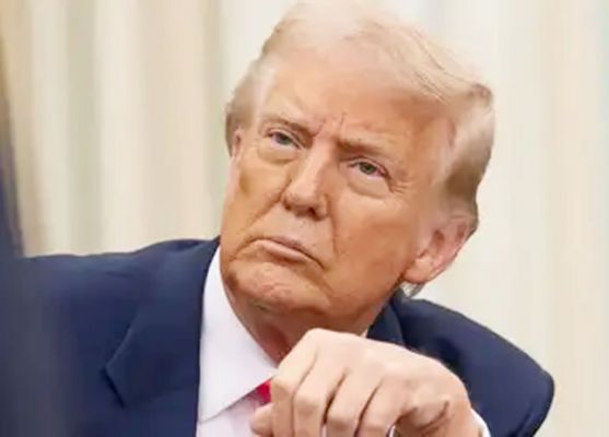 अमेरिकी संघीय अपील न्यायालय ने राष्ट्रपति डोनाल्ड ट्रम्प के टैरिफ पर रोक लगाने वाले फैसले पर रोक लगा दी