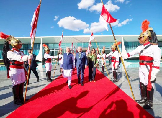 प्रधानमंत्री मोदी का ब्राजील में 'राम भजन' की मधुर धुनों के साथ किया गया भव्य स्वागत